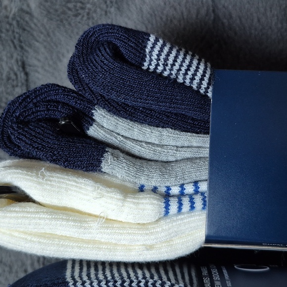 Chaps Men's 3 Pairs Crew Socks - 2 Packages, New With Tags - Picture 3 of 6